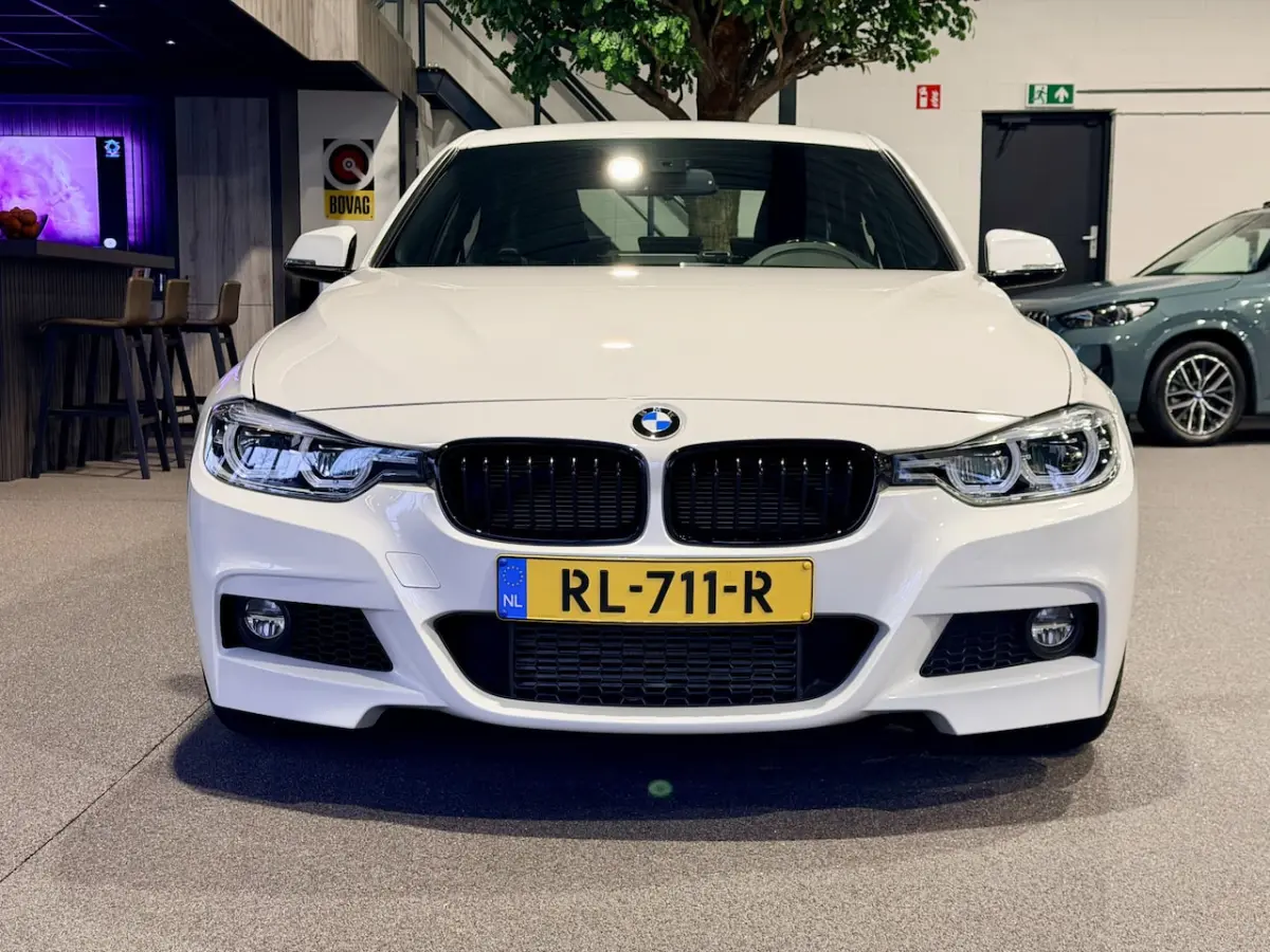 318i Executive M-Sport | Automaat | NAP | LED | Navigatie | Cruise