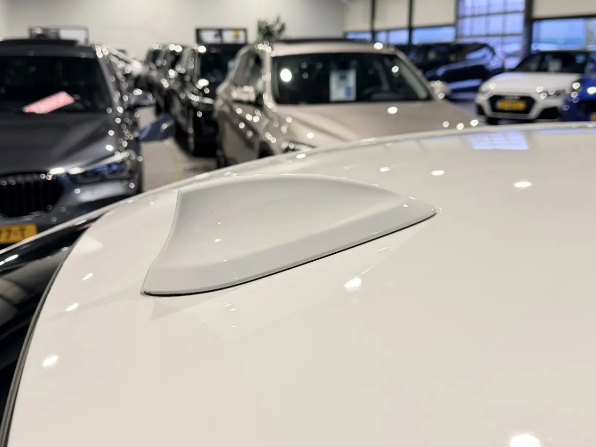 318i Executive M-Sport | Automaat | NAP | LED | Navigatie | Cruise