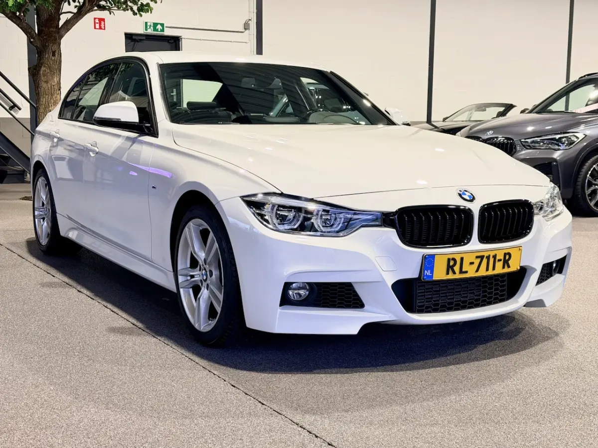 318i Executive M-Sport | Automaat | NAP | LED | Navigatie | Cruise