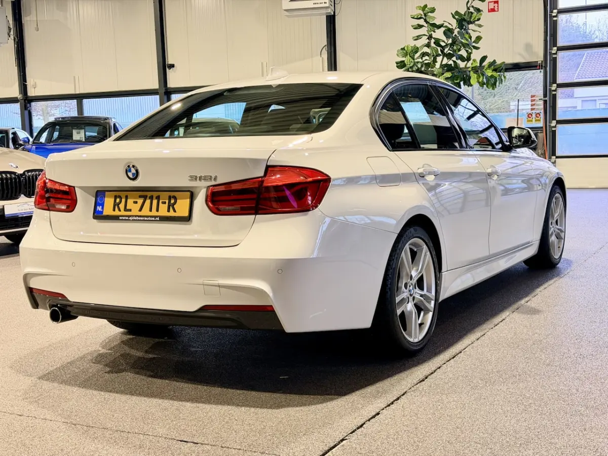 318i Executive M-Sport | Automaat | NAP | LED | Navigatie | Cruise