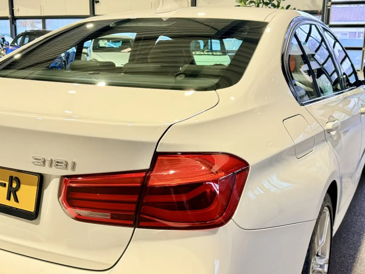 318i Executive M-Sport | Automaat | NAP | LED | Navigatie | Cruise