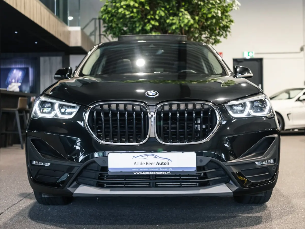 xDrive25e High Executive Sportline | Panorama | Camera | HUD | 4x4 | Stoelverwarming