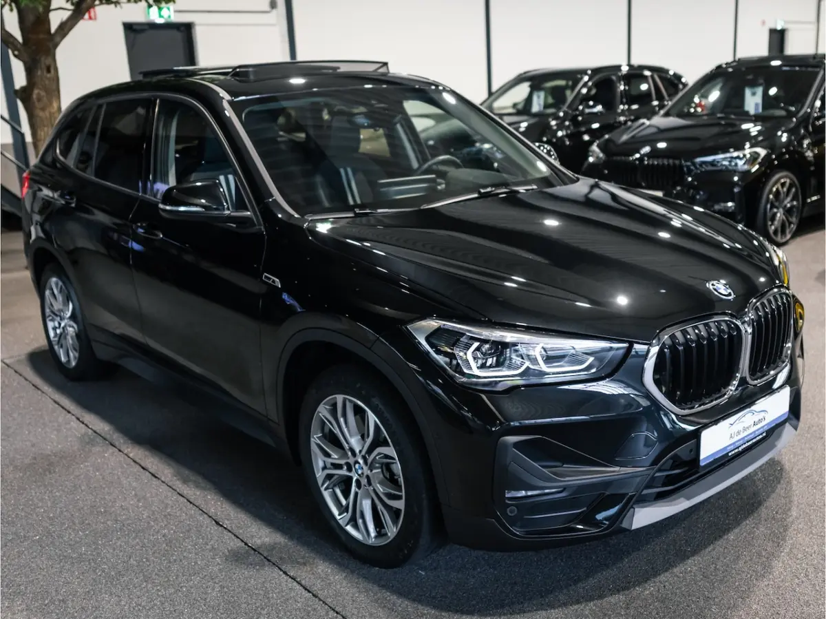 xDrive25e High Executive Sportline | Panorama | Camera | HUD | 4x4 | Stoelverwarming