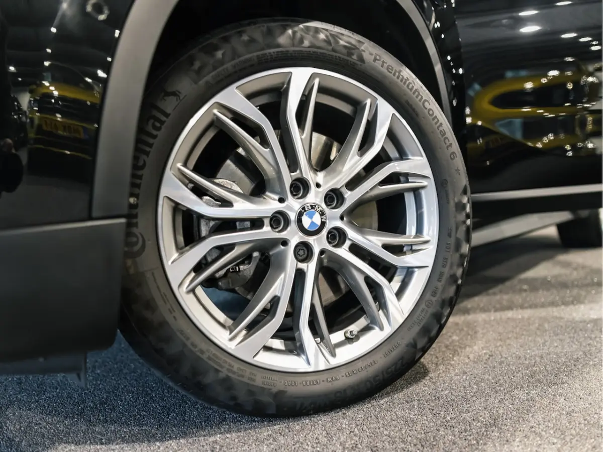 xDrive25e High Executive Sportline | Panorama | Camera | HUD | 4x4 | Stoelverwarming