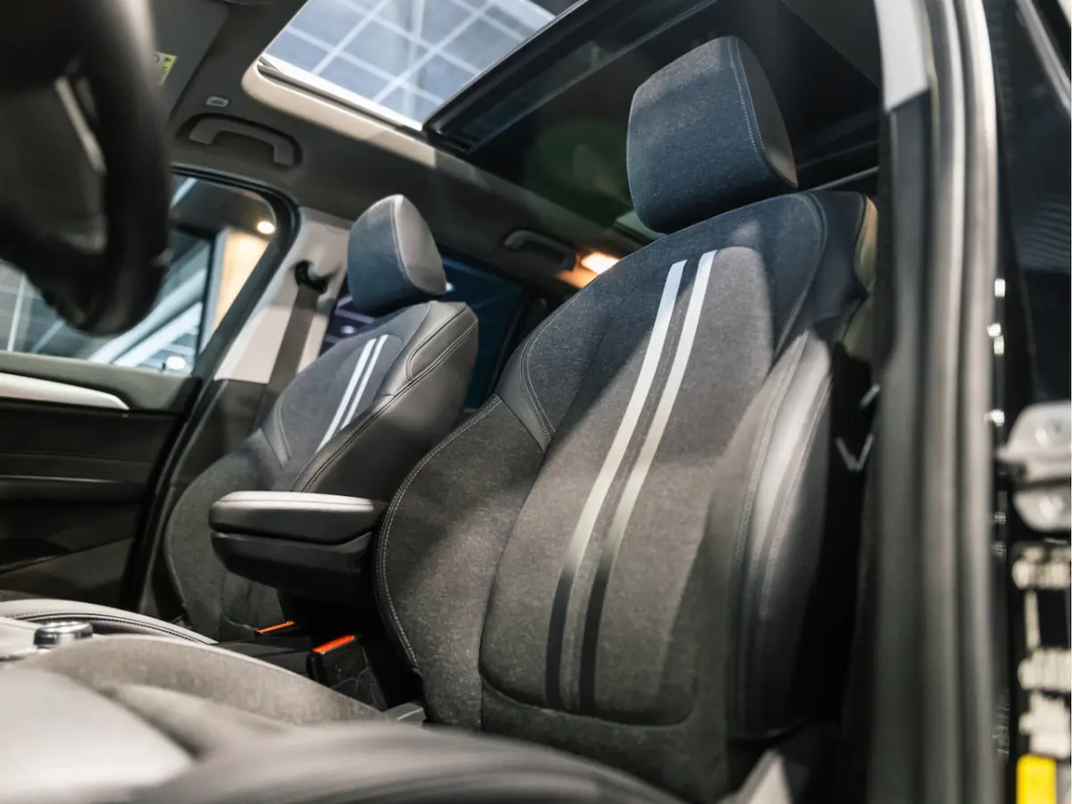 xDrive25e High Executive Sportline | Panorama | Camera | HUD | 4x4 | Stoelverwarming