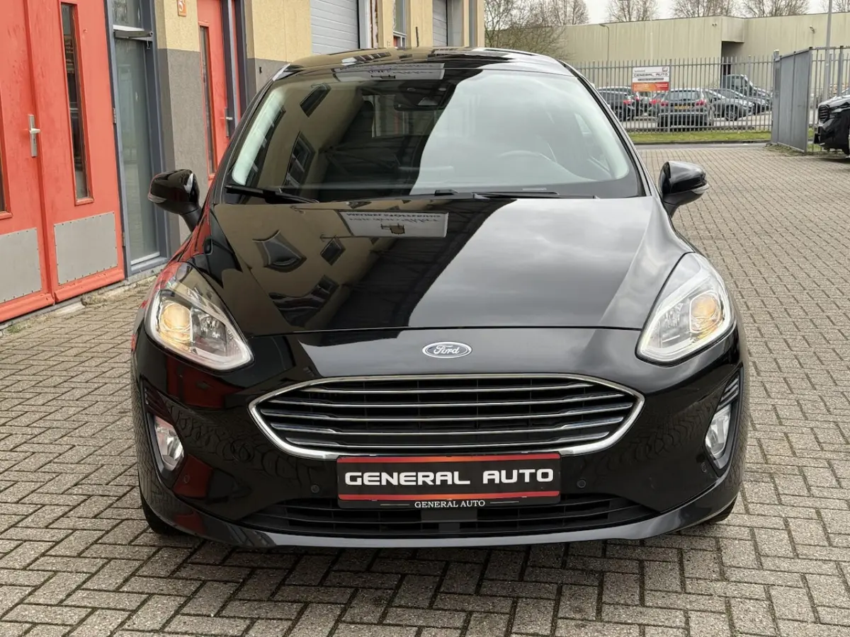 1.0 EcoBoost Titanium, CarPlay, Panoramadak