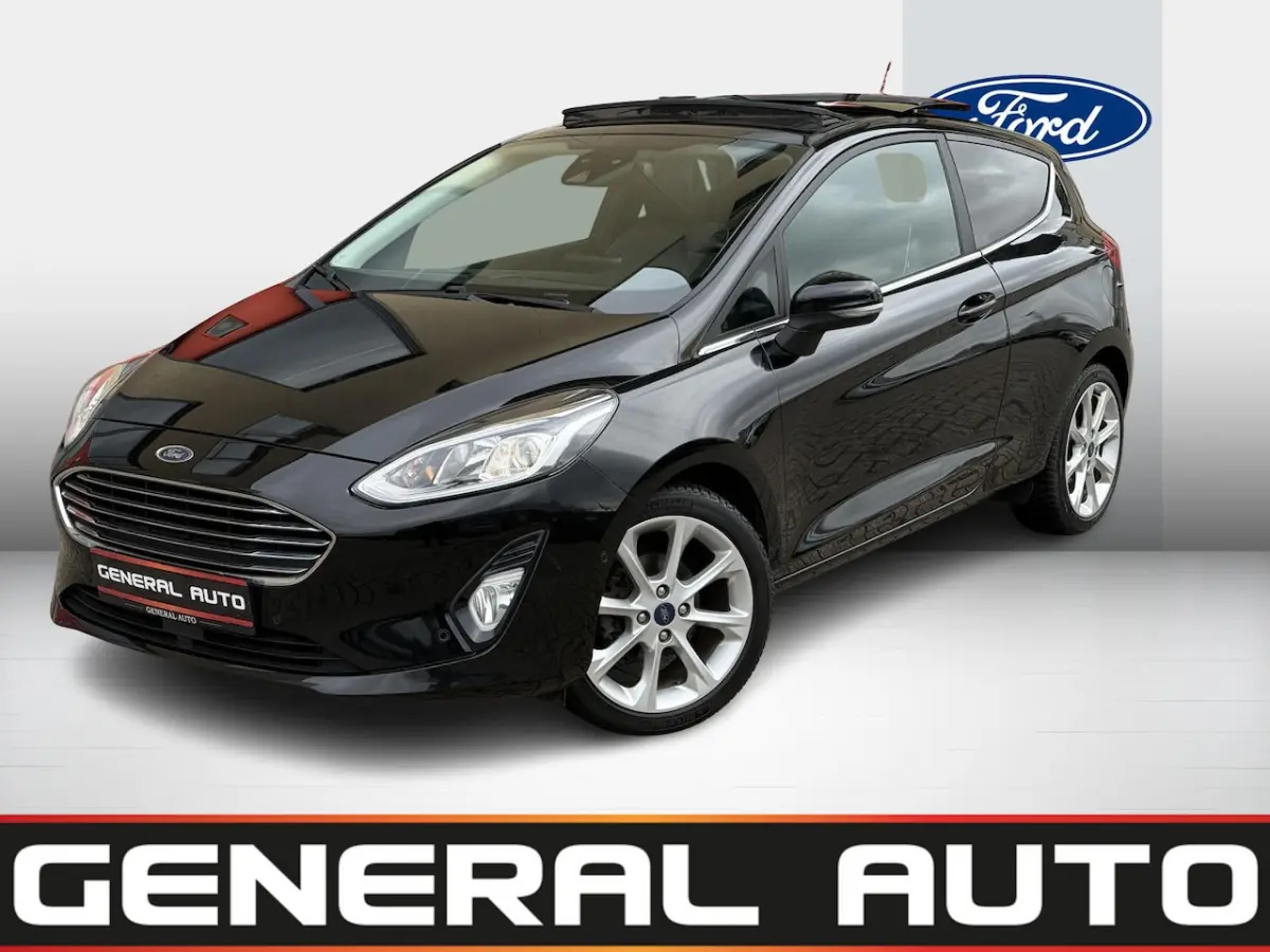 1.0 EcoBoost Titanium, CarPlay, Panoramadak