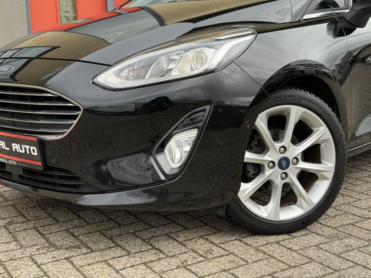 1.0 EcoBoost Titanium, CarPlay, Panoramadak