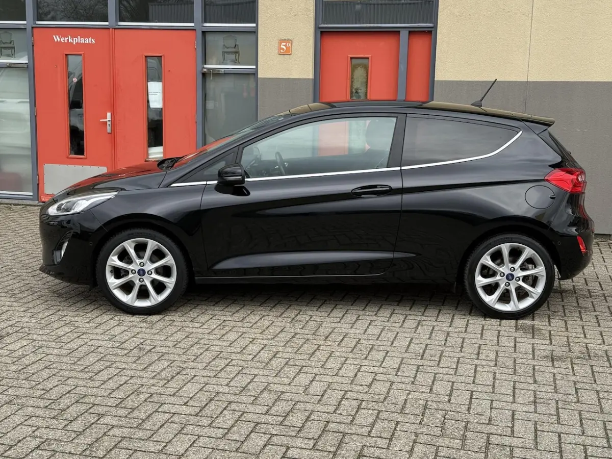 1.0 EcoBoost Titanium, CarPlay, Panoramadak