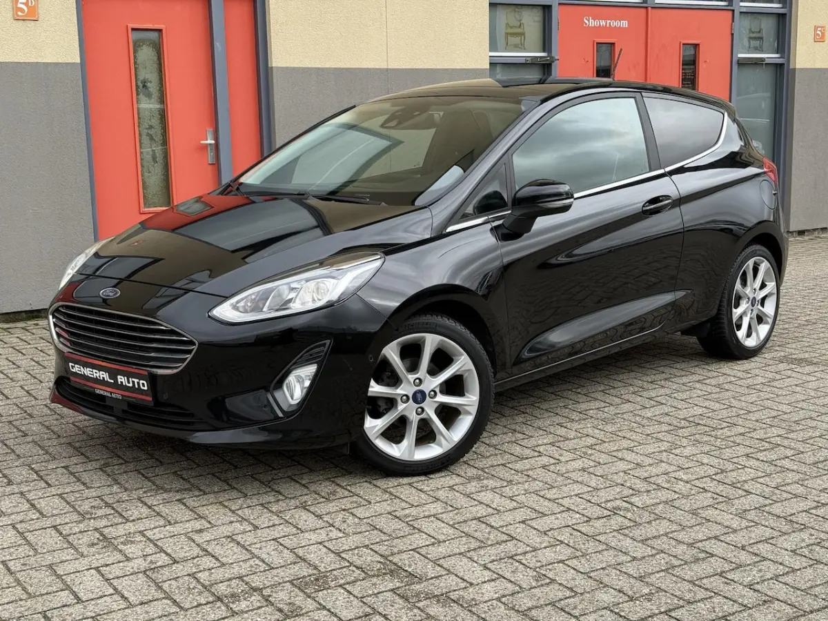 1.0 EcoBoost Titanium, CarPlay, Panoramadak