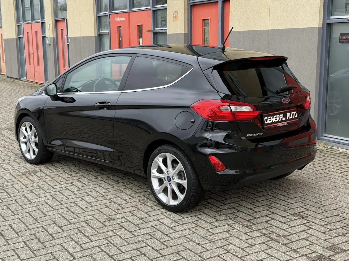 1.0 EcoBoost Titanium, CarPlay, Panoramadak