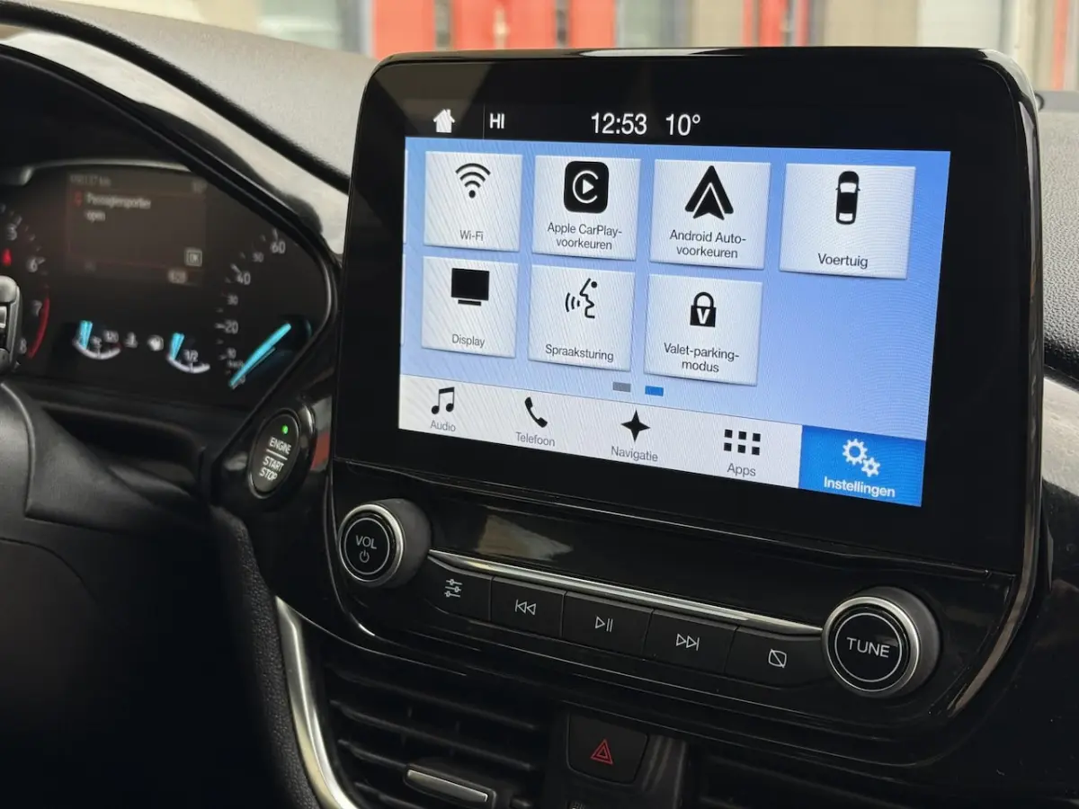 1.0 EcoBoost Titanium, CarPlay, Panoramadak