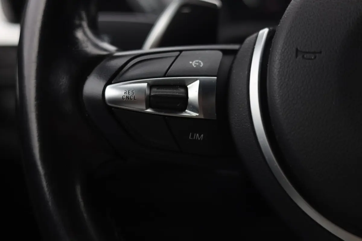 SDRIVE 20I HIGH EXECUTIVE | M-SPORT | LEDER | 20 INCH