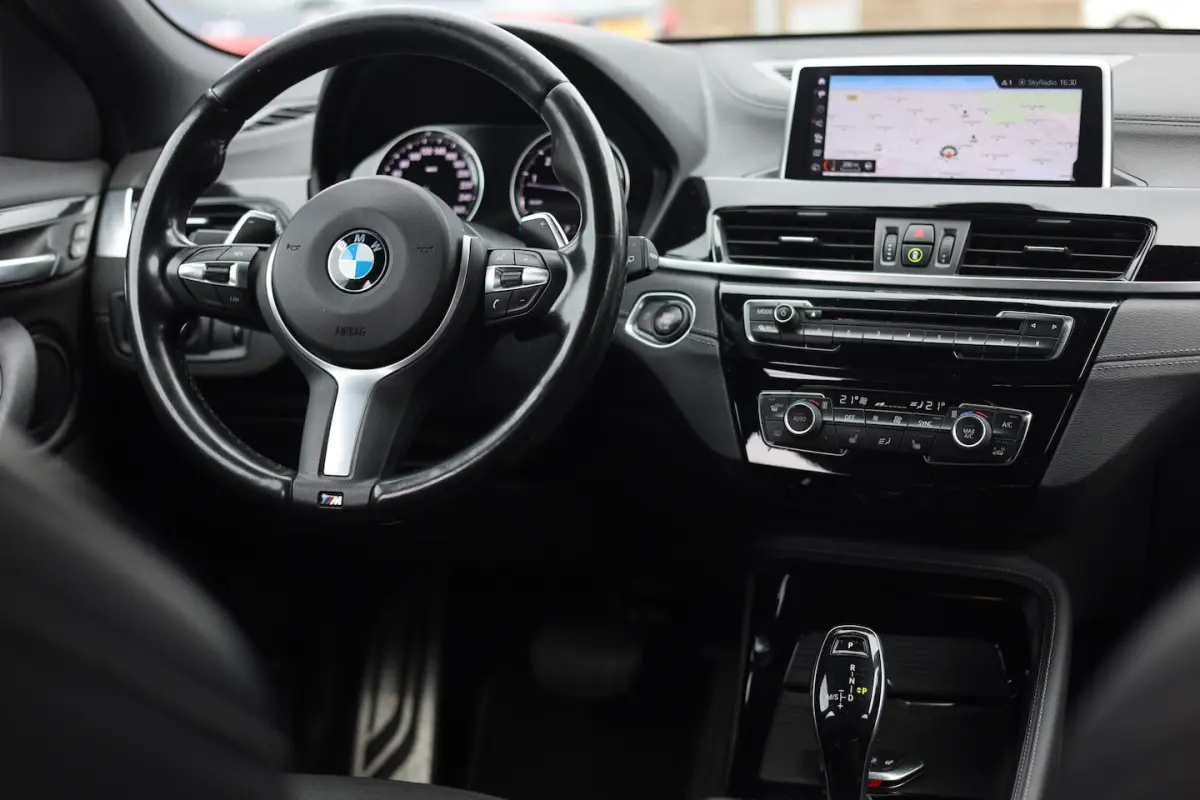 SDRIVE 20I HIGH EXECUTIVE | M-SPORT | LEDER | 20 INCH