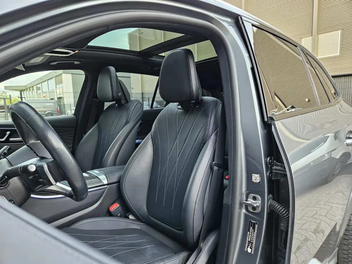 300e 4MATIC AMG Panodak Luchtvering Airmatic Memory 360camera Trekhaak Leder Virtual Sfeer