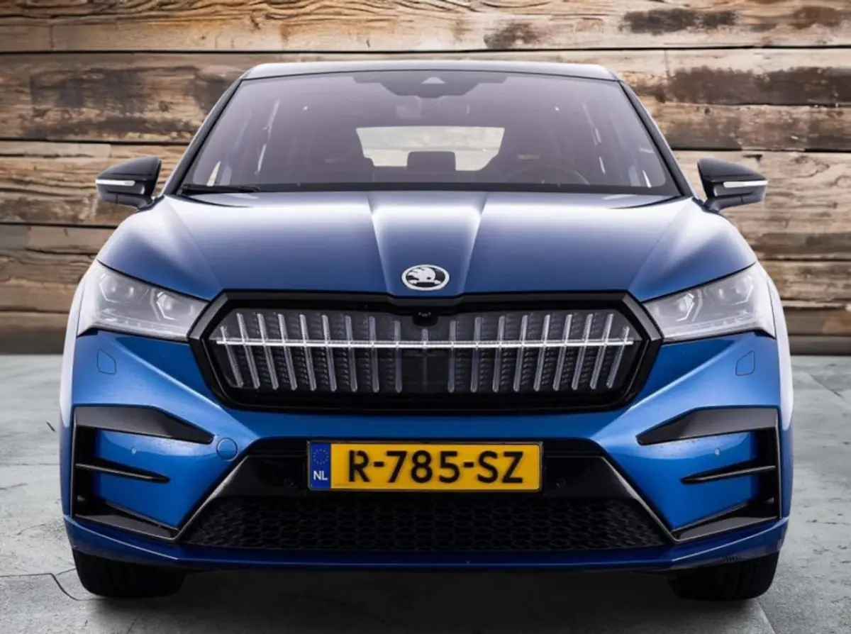 80 RS | Full options | Racing Blue