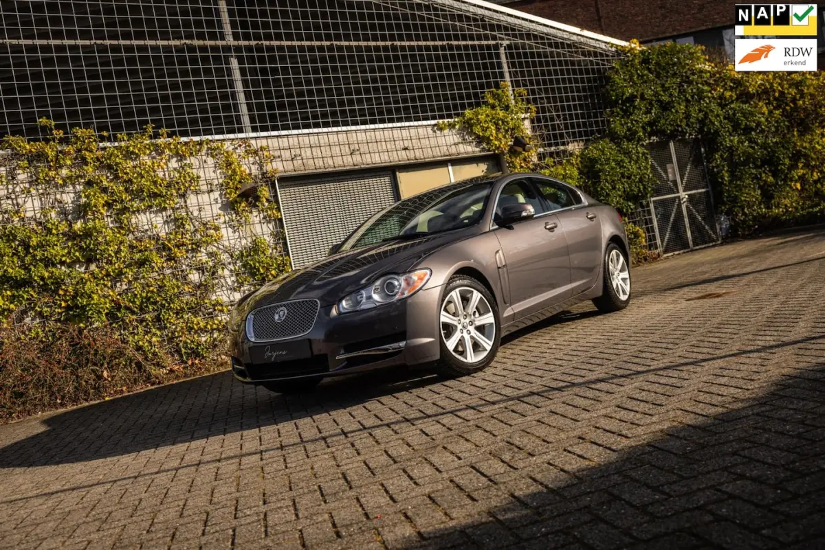 Jaguar XF 2008 Benzine Automatisch leasen