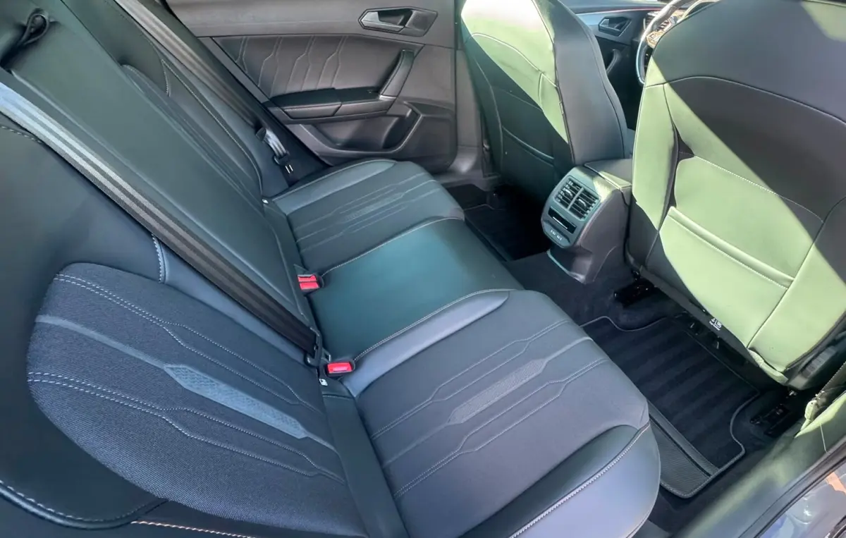 1.4 e-Hybrid Performancel Pano l Kuip l Bomvol l LM velgen l Top auto