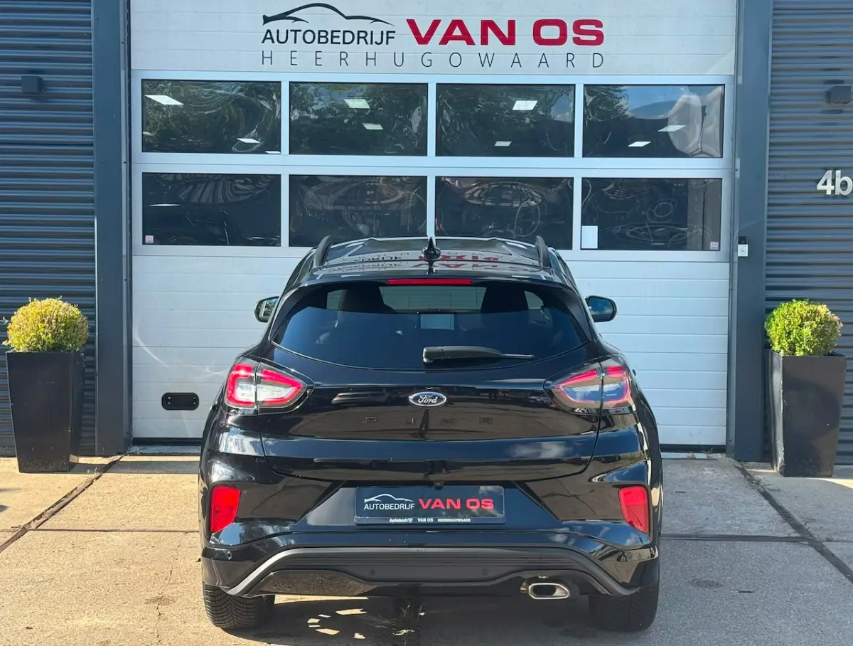 1.0 EcoBoost Hybrid l ST line l 155 PK l ACC l Camera l z.g.a.n