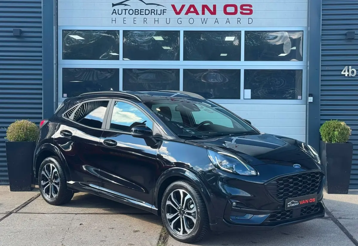 1.0 EcoBoost Hybrid l ST line l 155 PK l ACC l Camera l z.g.a.n