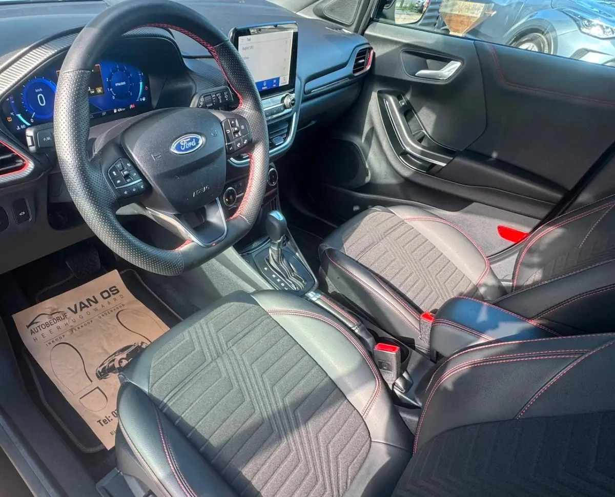 1.0 EcoBoost Hybrid l ST line l 155 PK l ACC l Camera l z.g.a.n