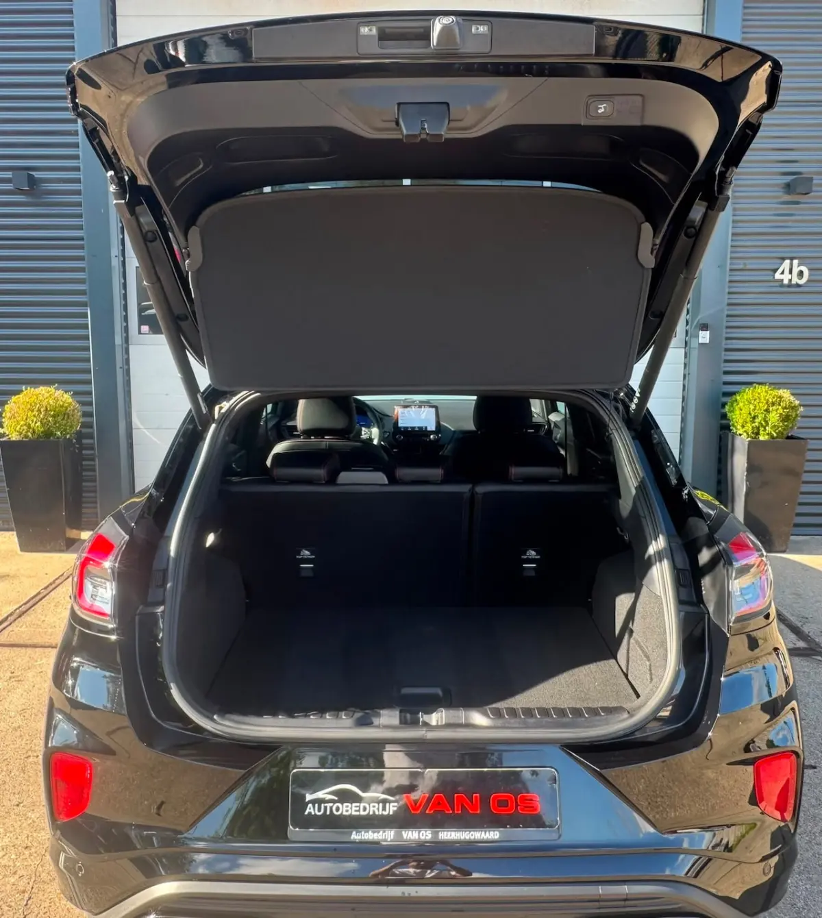 1.0 EcoBoost Hybrid l ST line l 155 PK l ACC l Camera l z.g.a.n