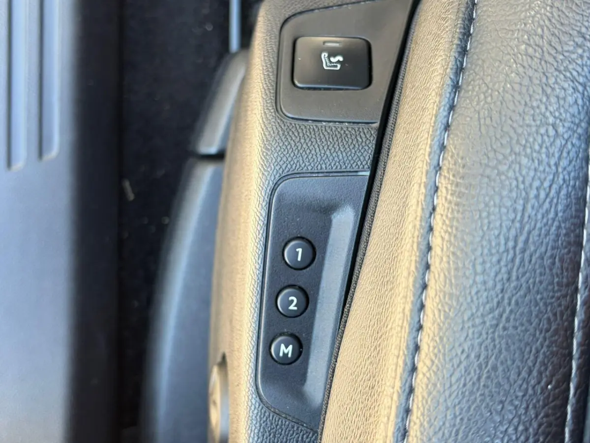 E-Tense Rivoli LEER - PANO - MASSAGESTOEL - 360 CAMERA