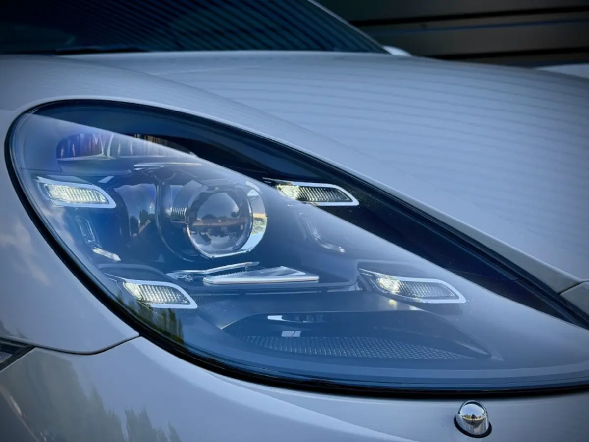 2.0 PDK|SPORTUITLAAT|KREIDE|18 W|PASM|BOSE