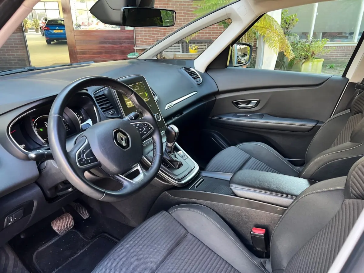 1.3 TCe 140pk /Automaat/7-persoons/Camera/Pearl white/Carplay