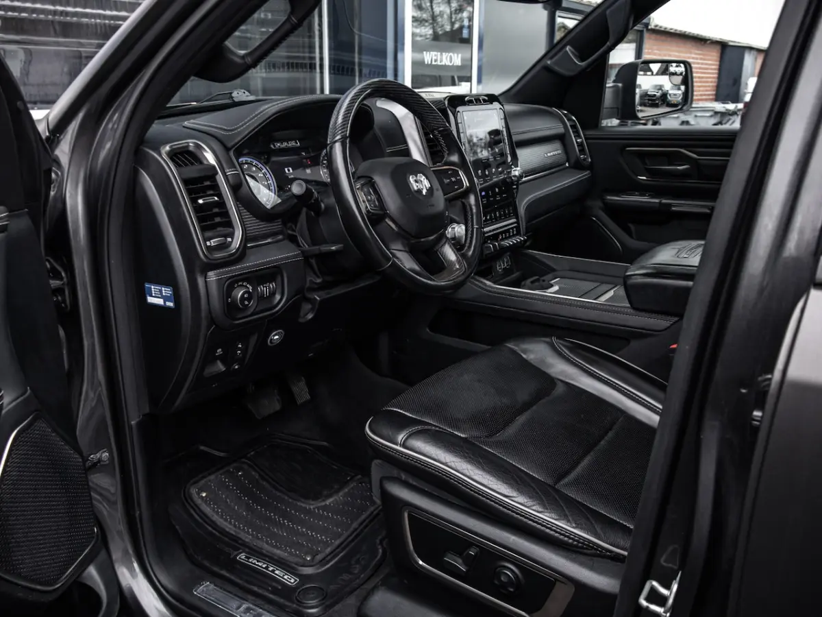 Limited 5.7L Hemi V8 Automaat 4x4 | Full option + Luchtvering