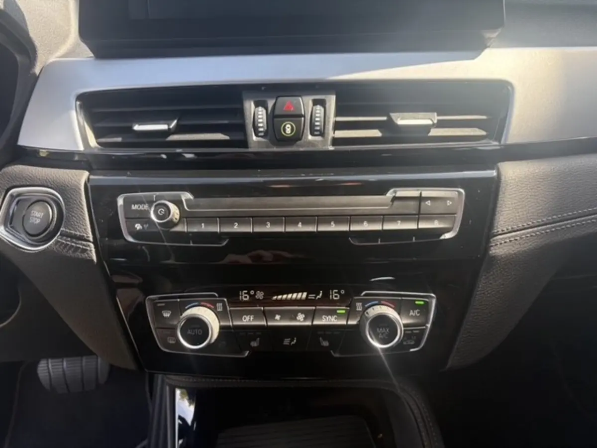 xDrive25e Business Edition Plus | Navi | Cruise | 54.677 km Dealeronderhouden