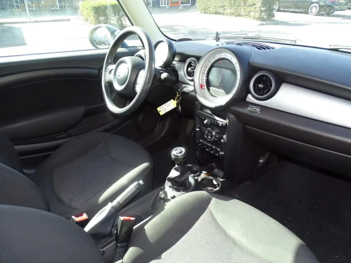 1.6 ONE CHILI -Airco-Navi-usb/aux