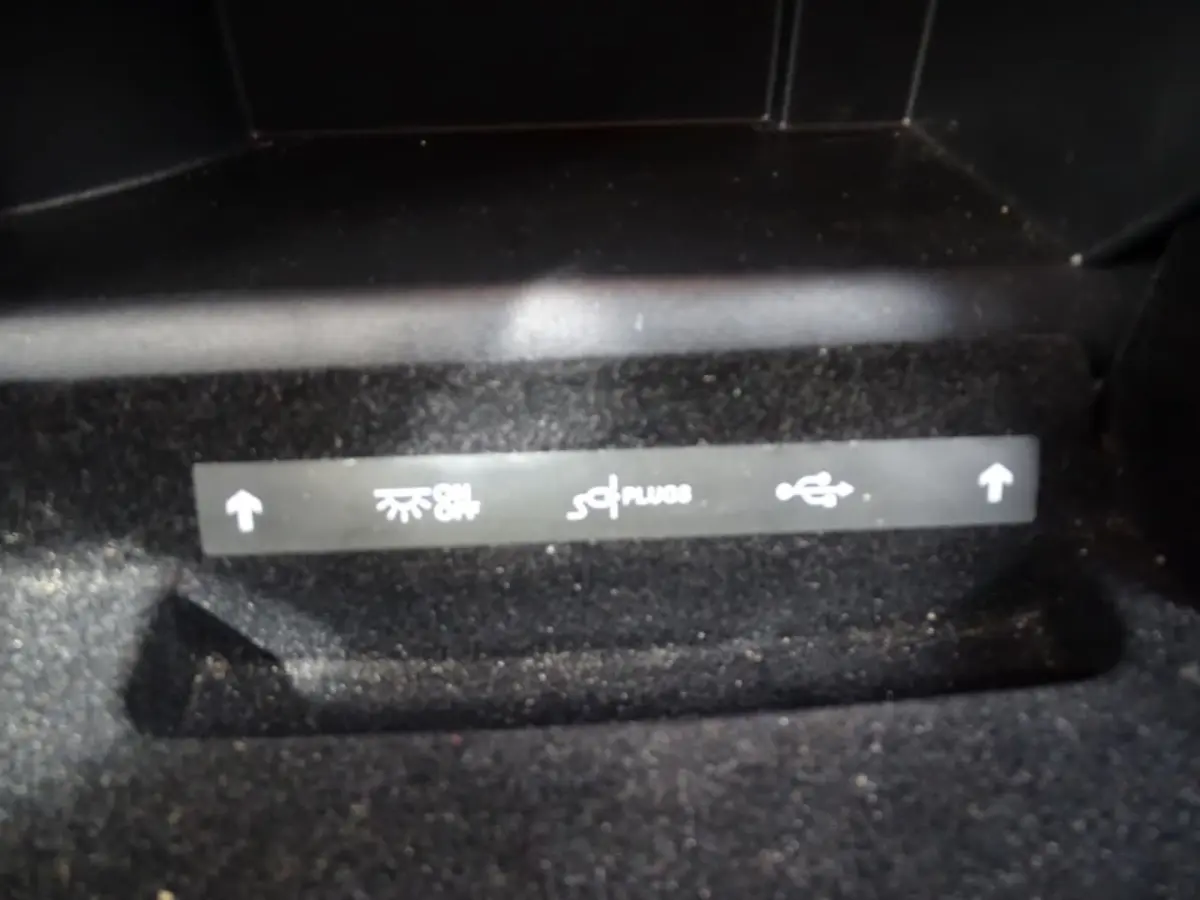 1.2 PT 131 pk Gr7 Pers-Navi-Blth-Media app-Usb/aux-Cruise-