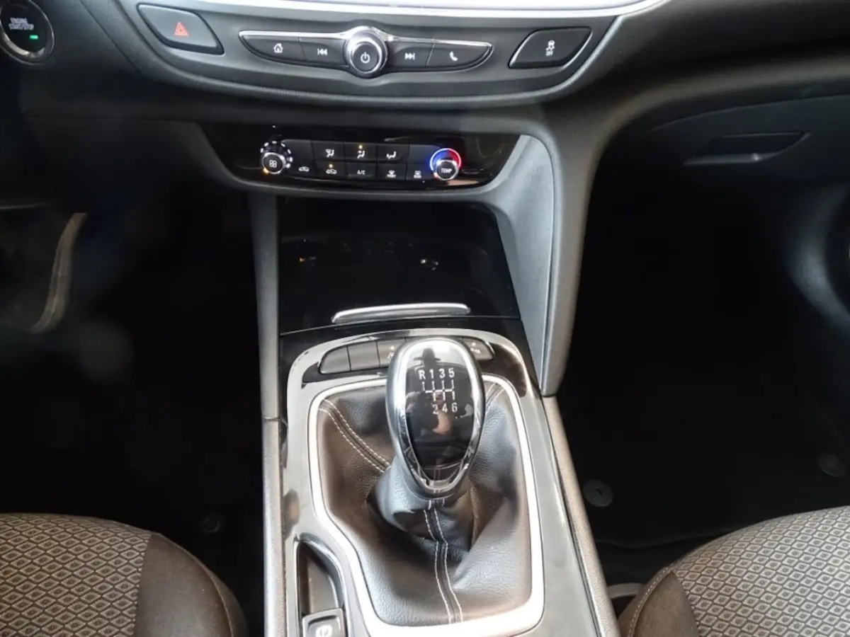 1.5 T ONLINE ED-Media-Carplay-Blth-Cruise-Clima-Pdc