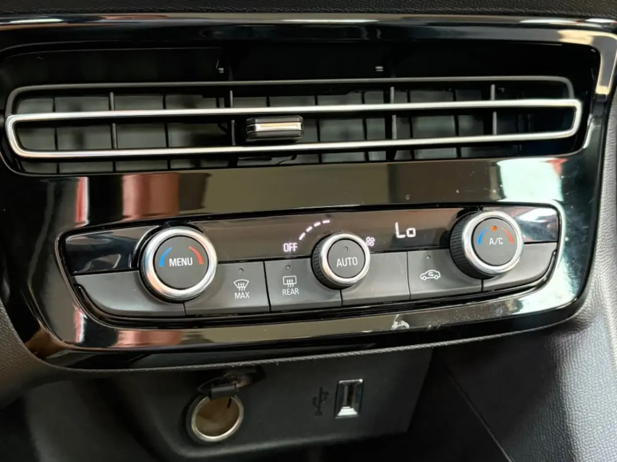 1.2 TURBO ELEGANCE. NAVI CAMERA AIRCO LMV CARPLAY