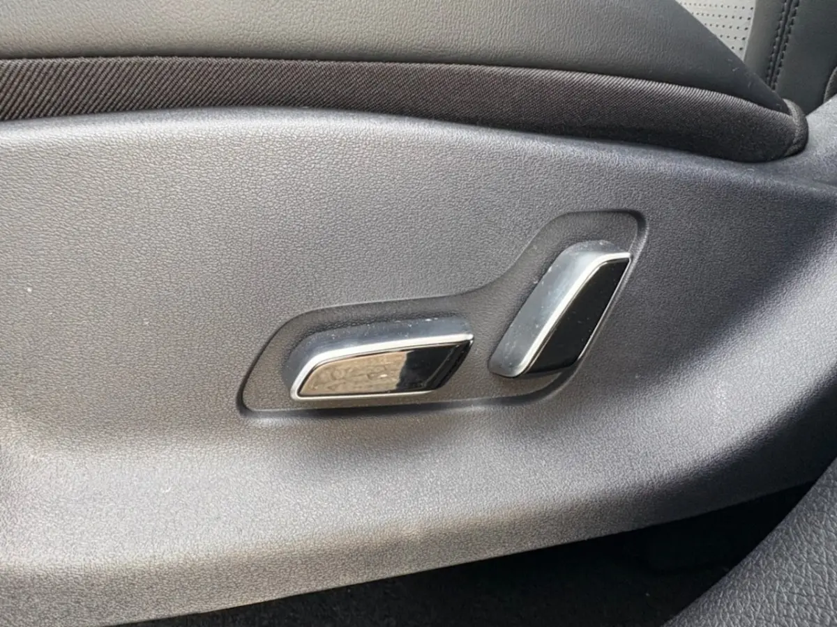 1.5 DM i-FWD BOOST PHEV AUT 218PK LEER PANO-DAK NAVI CAMERA HEAD-UP