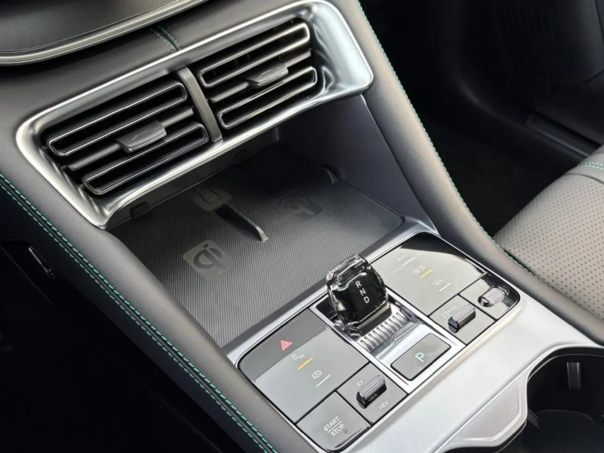 1.5 DM i-FWD BOOST PHEV AUT 218PK LEER PANO-DAK NAVI CAMERA HEAD-UP