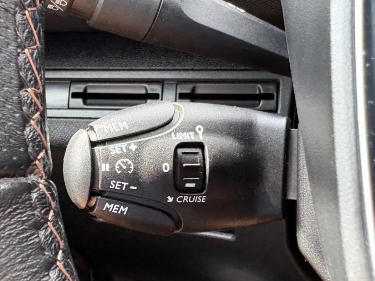 1.2 PURETECH 130PK GT-LINE PANO-DAK NAVIGATIE CAMERA AIRCO LMV PDC