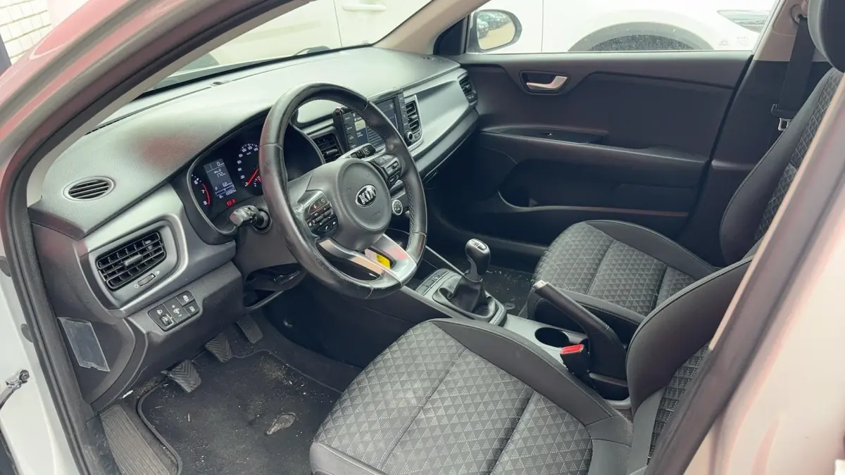 1.0 TGDI ComfortPlusLine Navigator CARPLAY / CAMERA / DAB+ / CRUISE / PDC / NAVI / AIRCO /