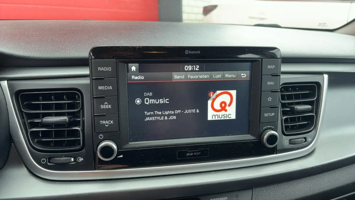 1.0 TGDI ComfortPlusLine Navigator CARPLAY / CAMERA / DAB+ / CRUISE / PDC / NAVI / AIRCO /