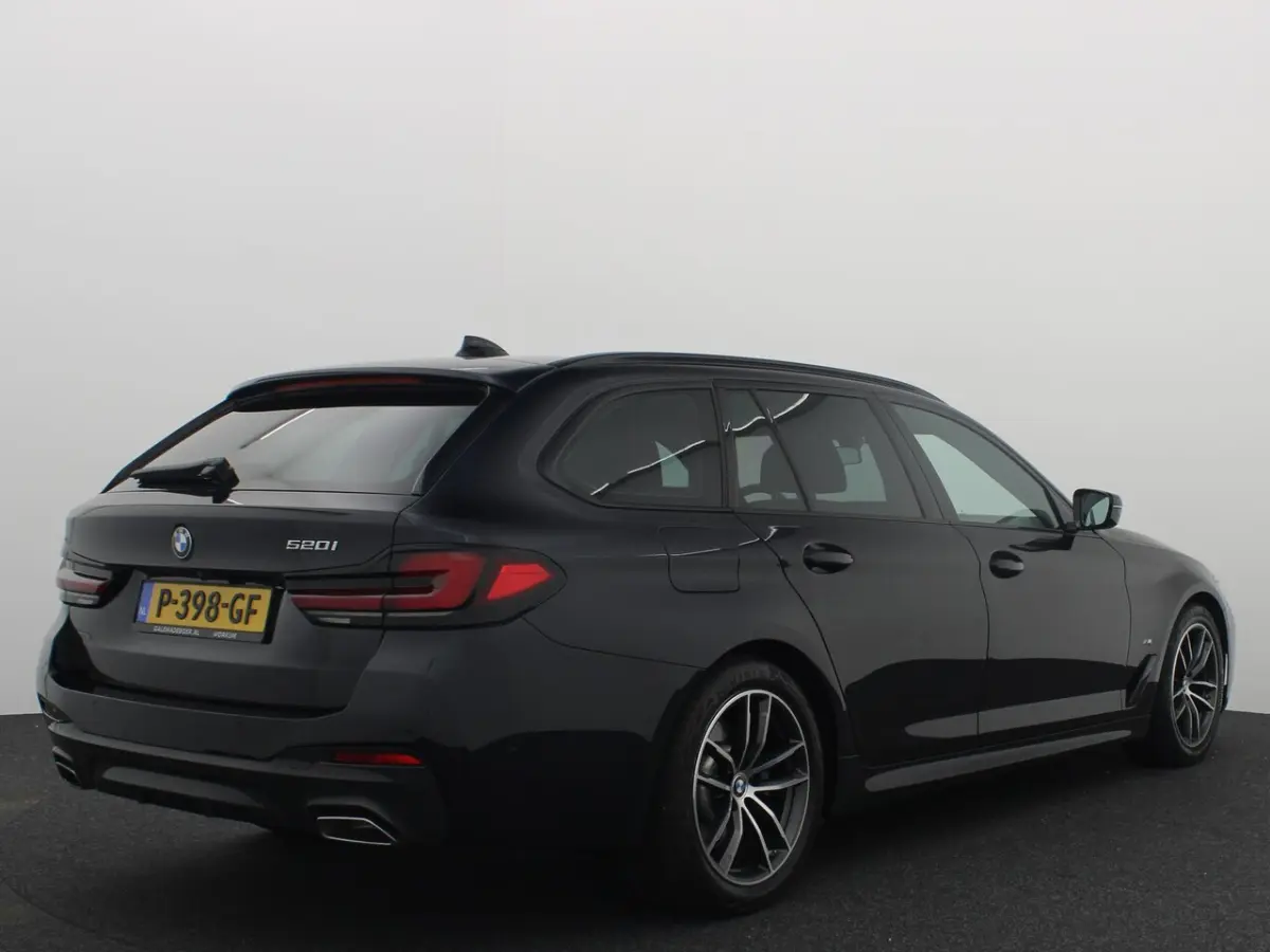 520i Business Edition Plus LCI / M-SPORT / LASER / CARPLAY / SHADOW / STOELVERW / CAMERA /