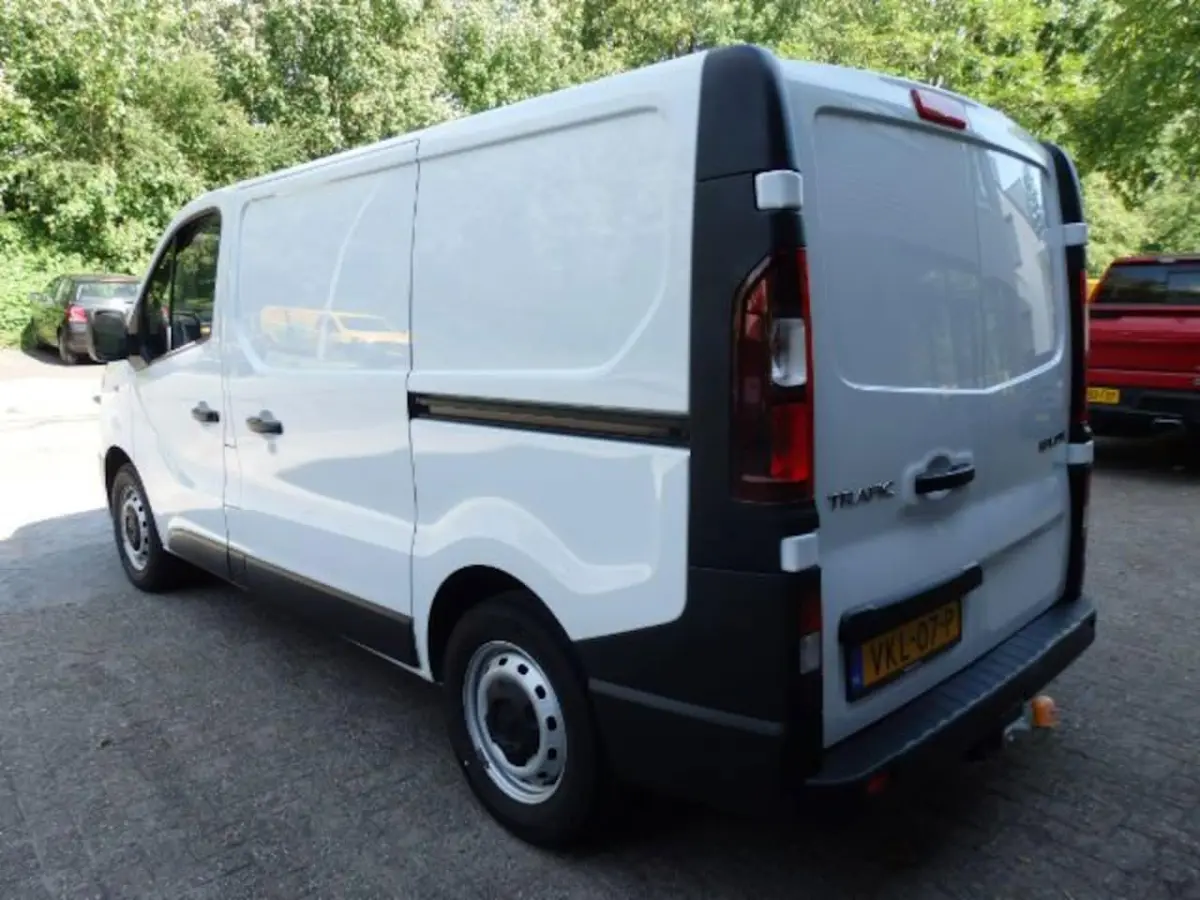 2.0 dCi 120 L1H1 88KW L+R SCHUIFDEUR AIRCO NAVI TREKHAAK CRUISE
