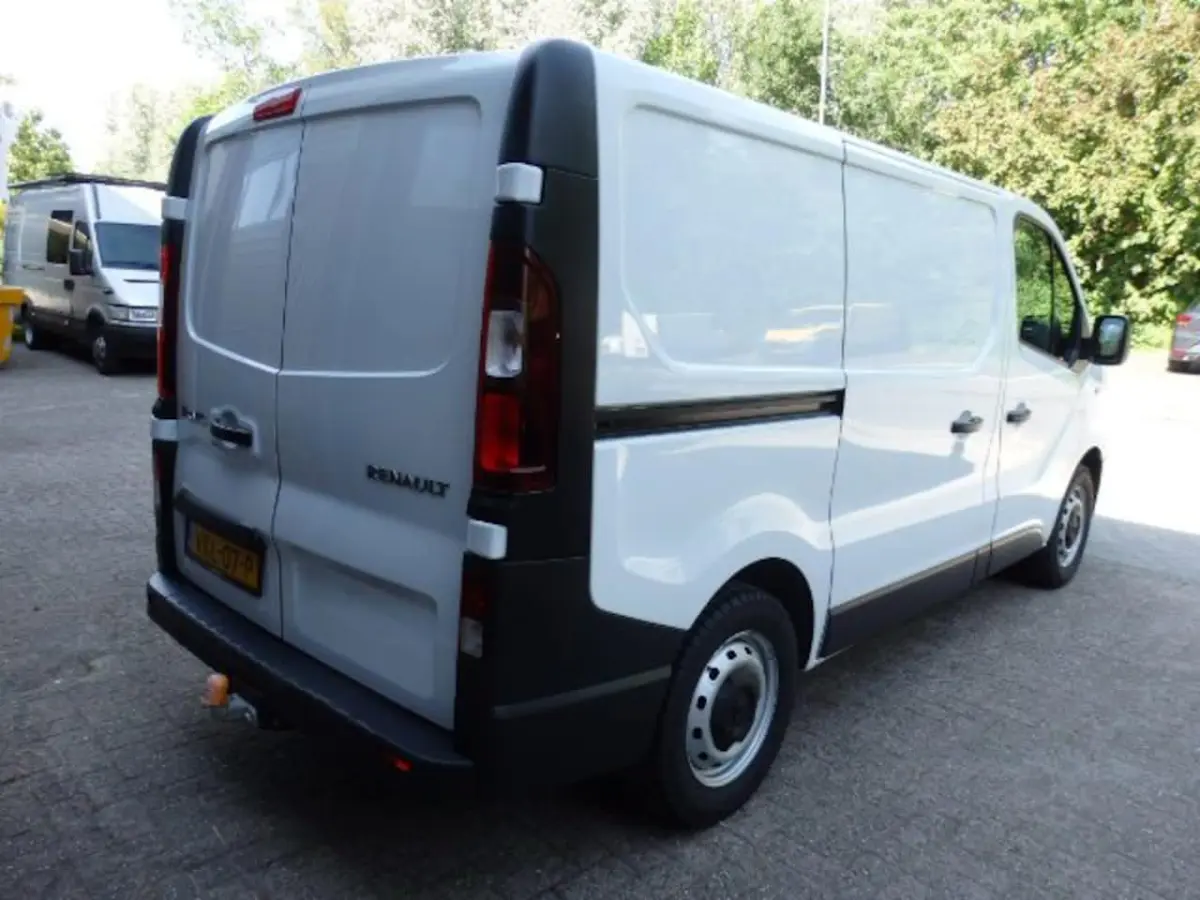 2.0 dCi 120 L1H1 88KW L+R SCHUIFDEUR AIRCO NAVI TREKHAAK CRUISE