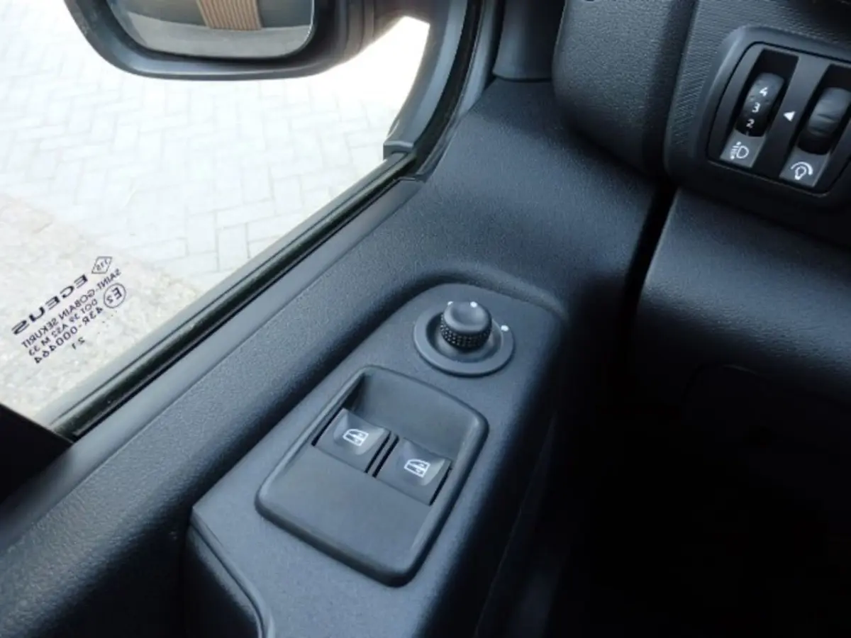 2.0 dCi 120 L1H1 88KW L+R SCHUIFDEUR AIRCO NAVI TREKHAAK CRUISE