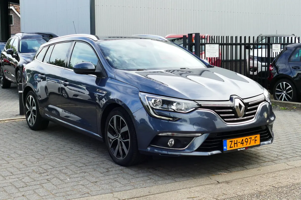 1.3 140pk TCe Bose. Camera, Navi, Half Leer, Carplay/Android, Clima, 17"LMV