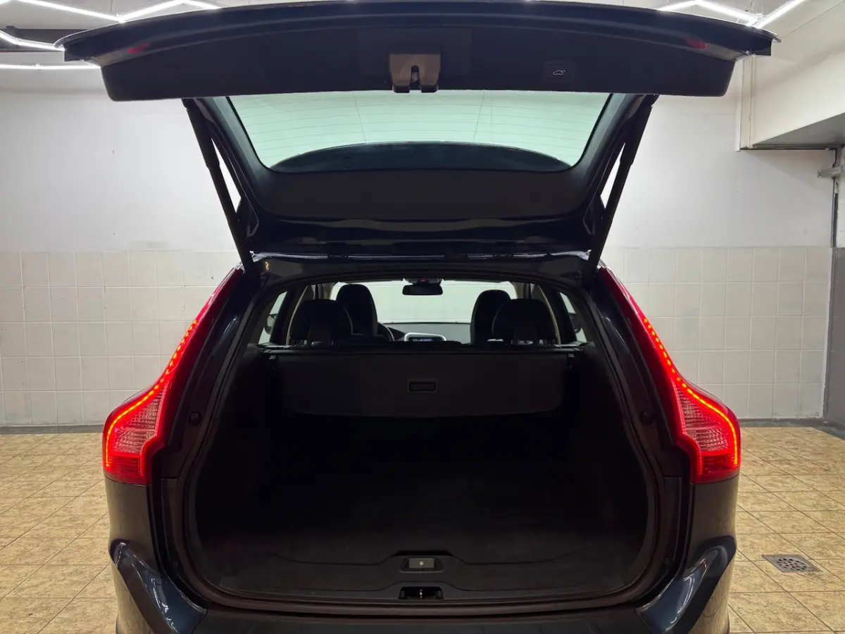 2.0 T5 Momentum/ 1STE EIGENAAR / Dealer O.H