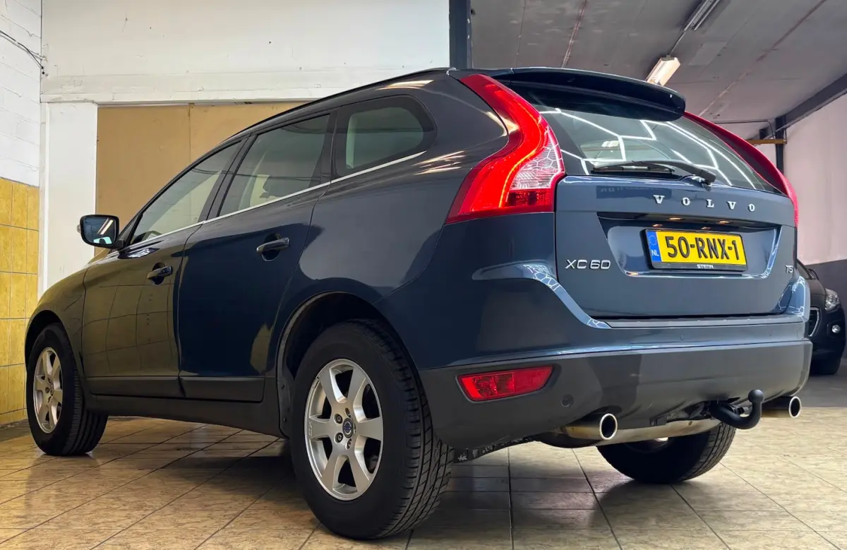 2.0 T5 Momentum/ 1STE EIGENAAR / Dealer O.H