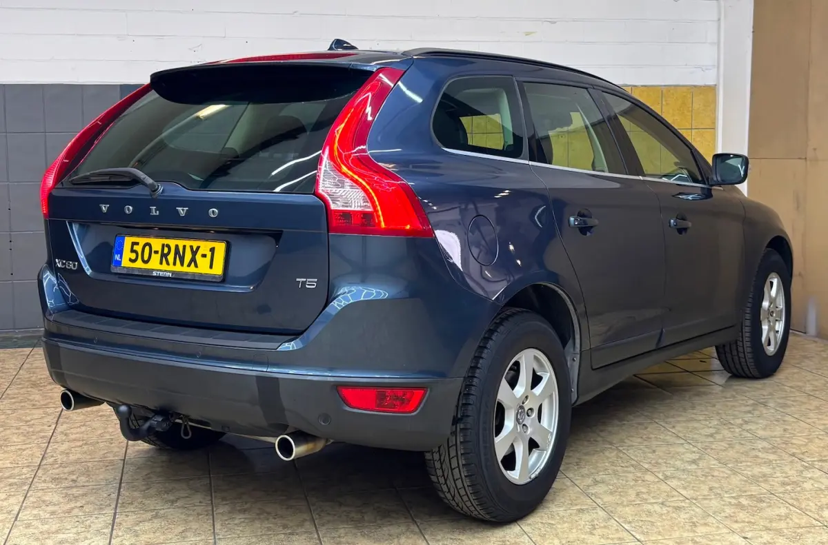 2.0 T5 Momentum/ 1STE EIGENAAR / Dealer O.H