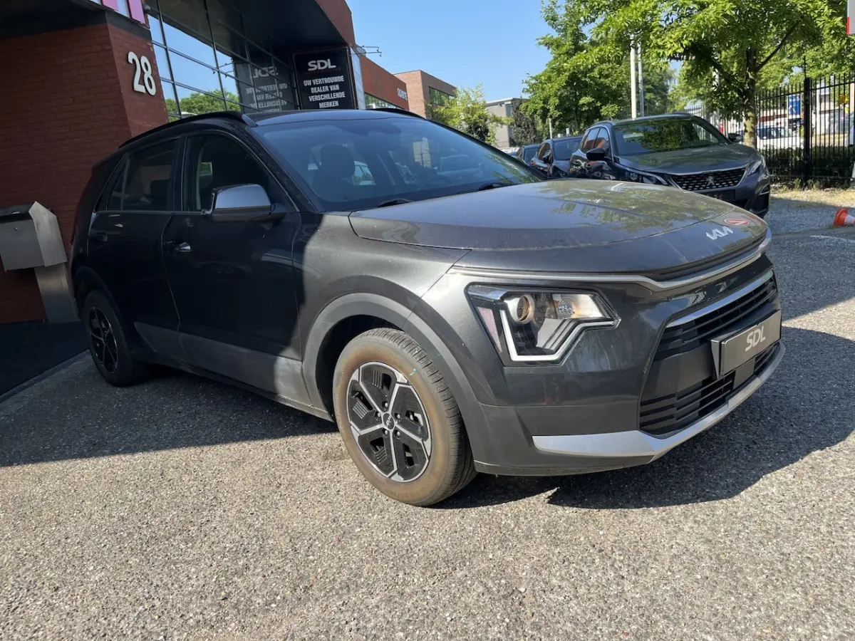 1.6 GDi Hybrid DynamicLine // ADAPT. CRUISE // LED // CAMERA+SENSOREN // NAVI+CARPLAY // S