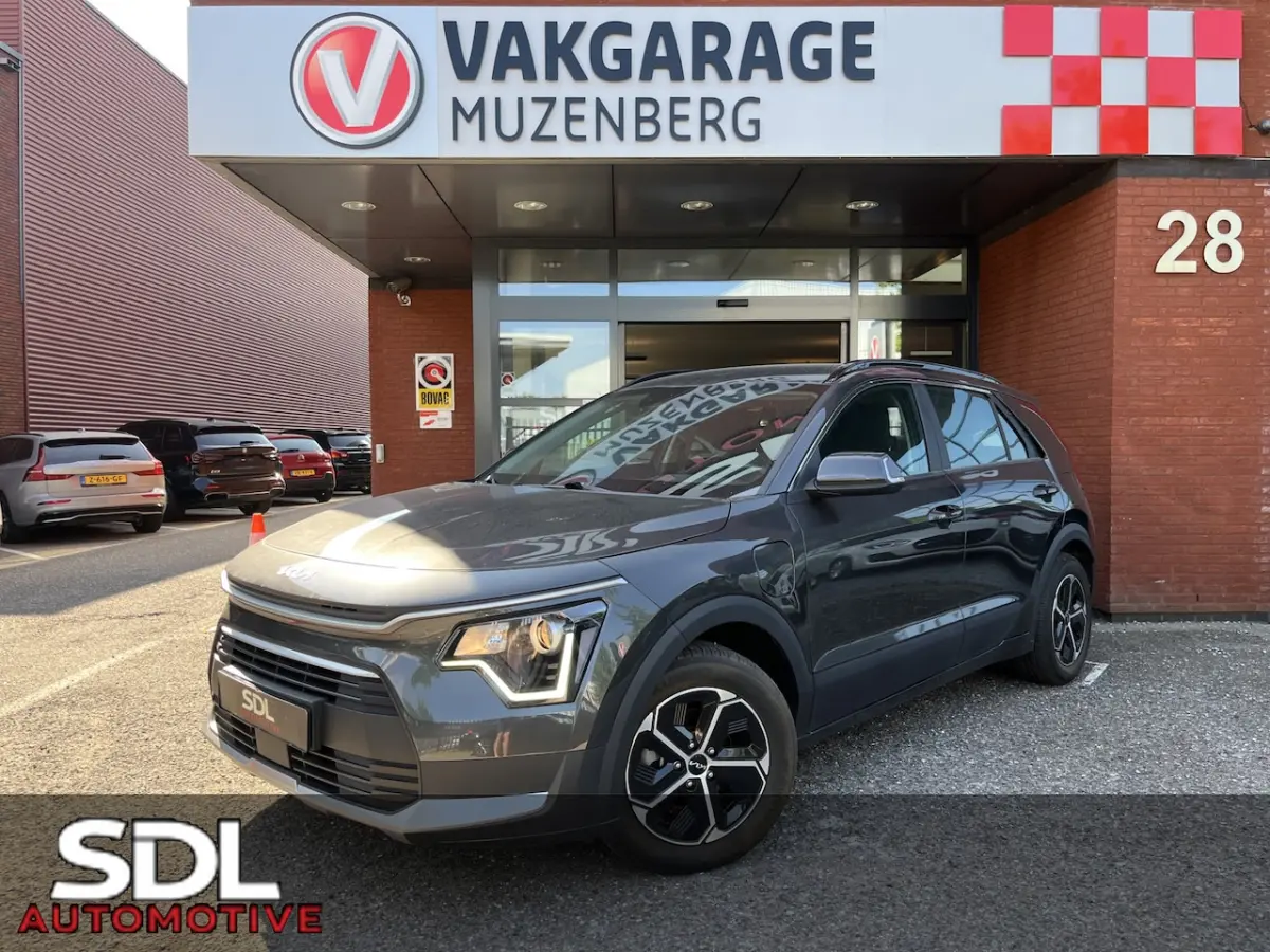 1.6 GDi Hybrid DynamicLine // ADAPT. CRUISE // LED // CAMERA+SENSOREN // NAVI+CARPLAY // S